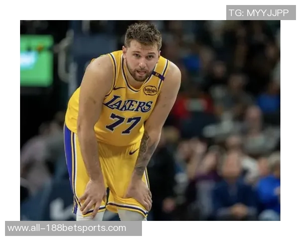 东契奇腹股沟MRI结果良好雷迪克表示他的状态将每日观察 东契奇腹股沟MRI结果良好雷迪克表示他的状态将每日观察